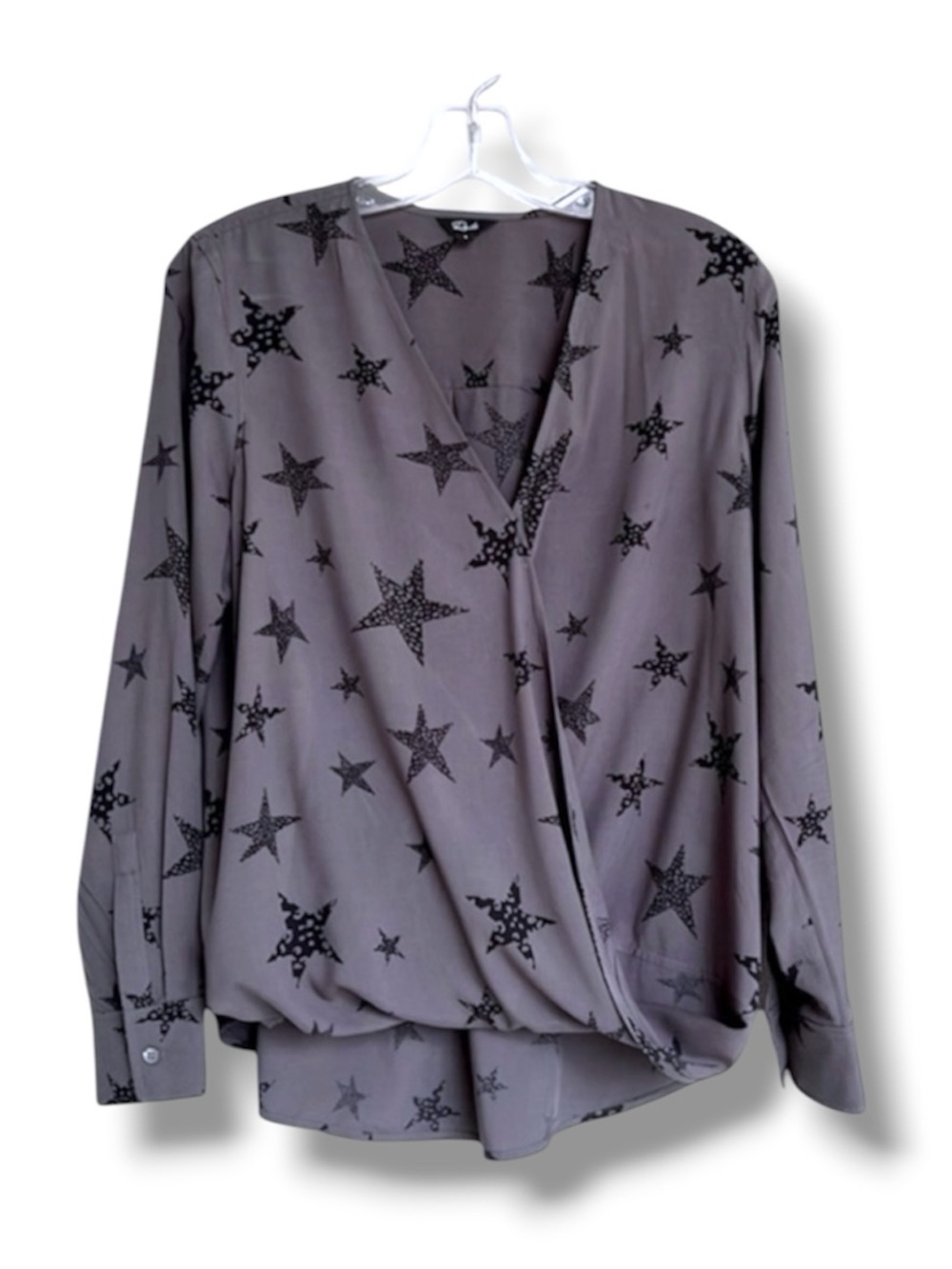 Rails Hillary Charcoal Cheetah
Stars Faux Wrap Pullover Blouse
Size Small - Picture 6 of 13
